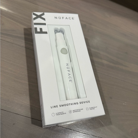 NWT! NuFACE FIX Line Smoothing Device - Picture 1 of 12